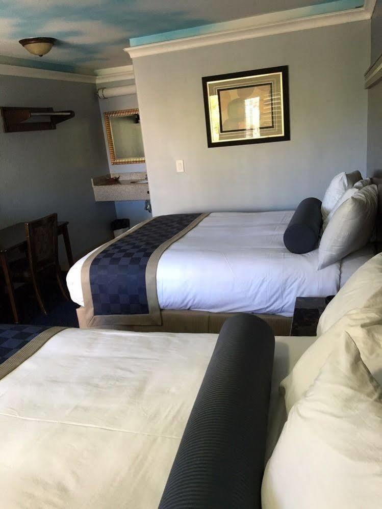 Hollywood Palms Inns & Suites Los Angeles Bagian luar foto